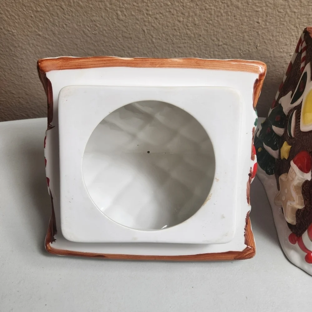 Kitchen Collection VTG Gingerbread House Cookie Jar